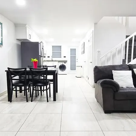 Modern Townhouse In Jolly Harbour North Finger Villa